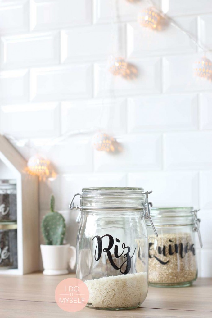 Jar storage