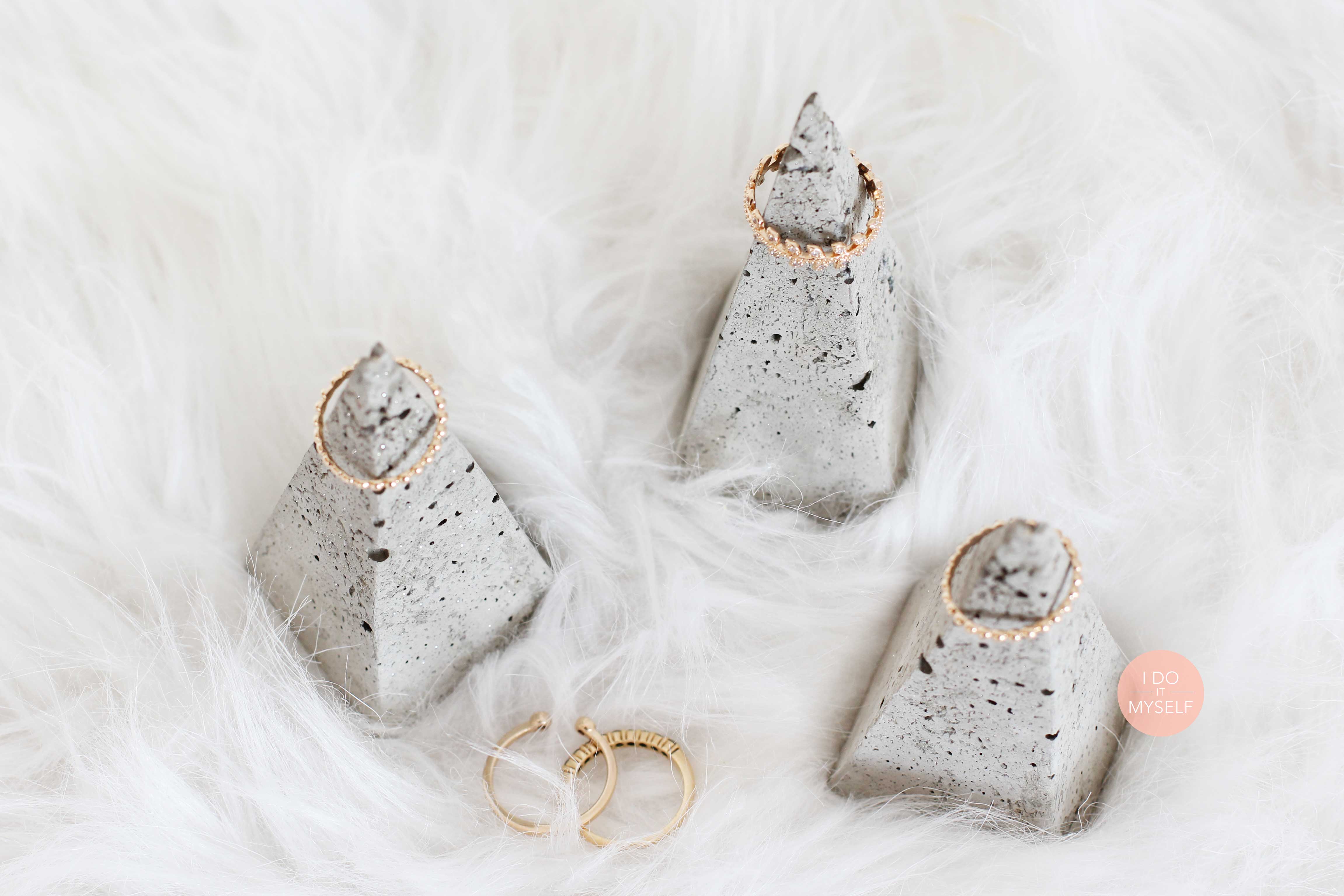 Porte bijoux en beton