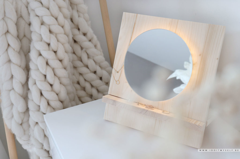 Comment installer un miroir lumineux ? - iSi-Bricole