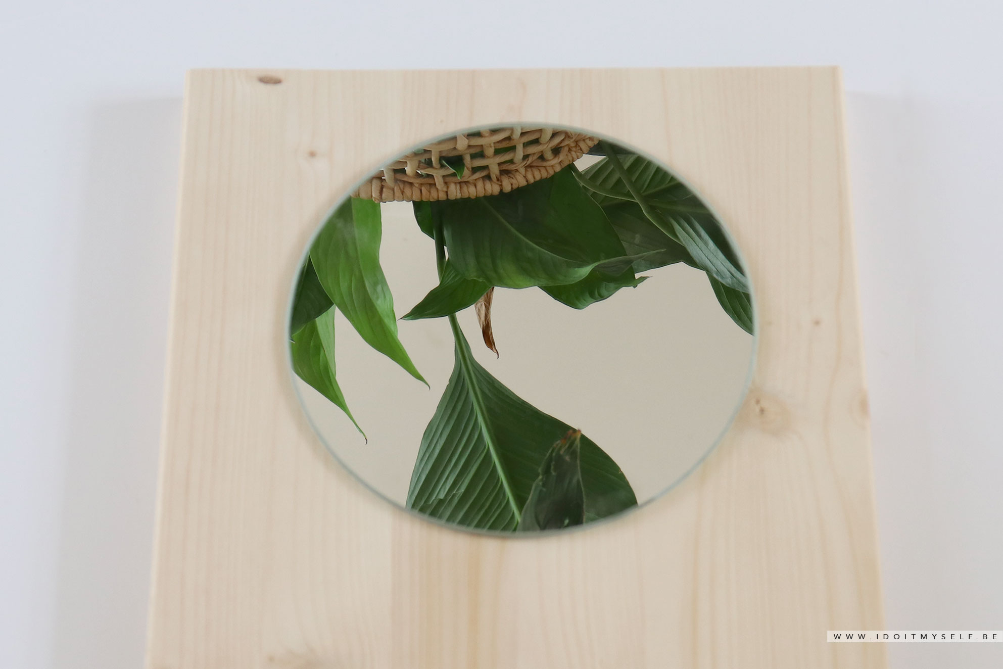 Miroir sur bois reflets