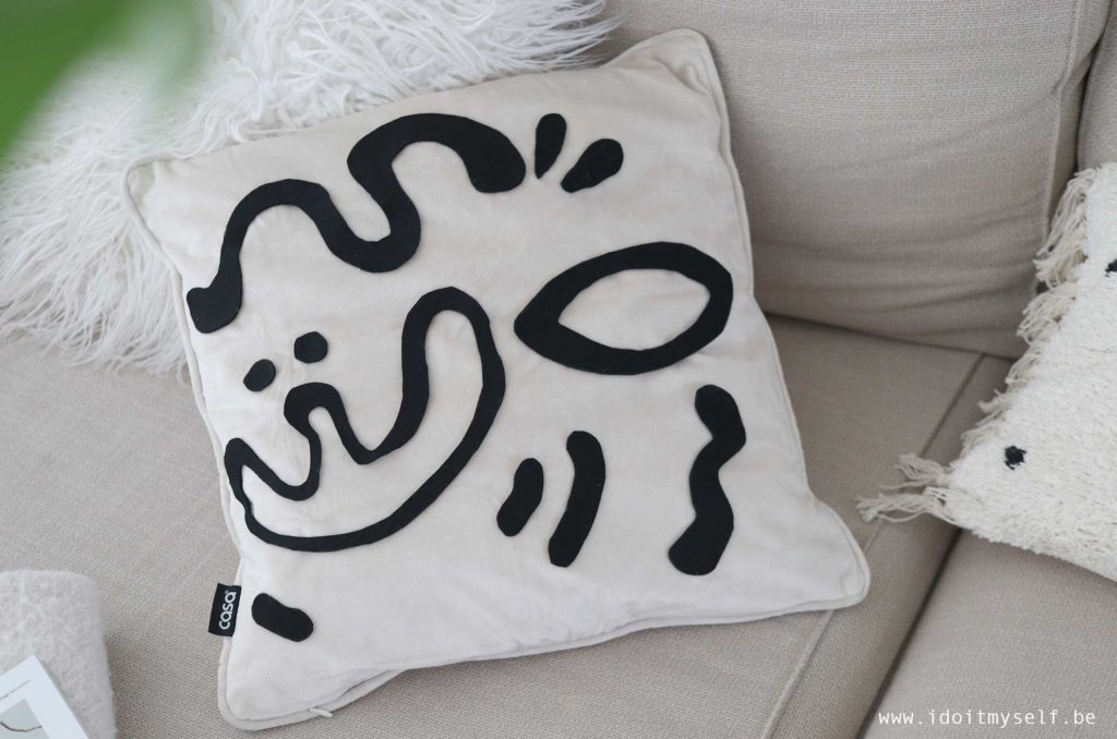 coussin forme abstraites HM 