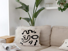 Coussin forme noires abstaite