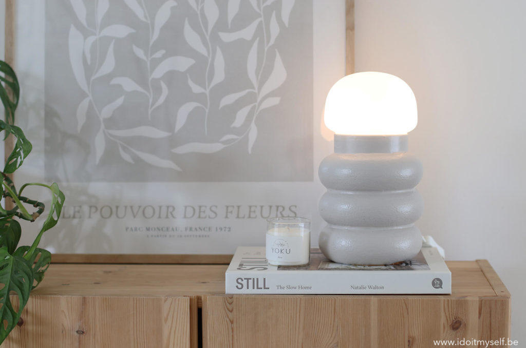 decoration lampe bougie livre 