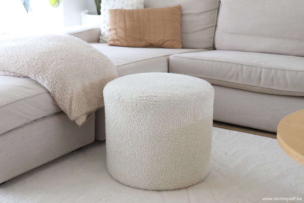 pouf bouclette blanc