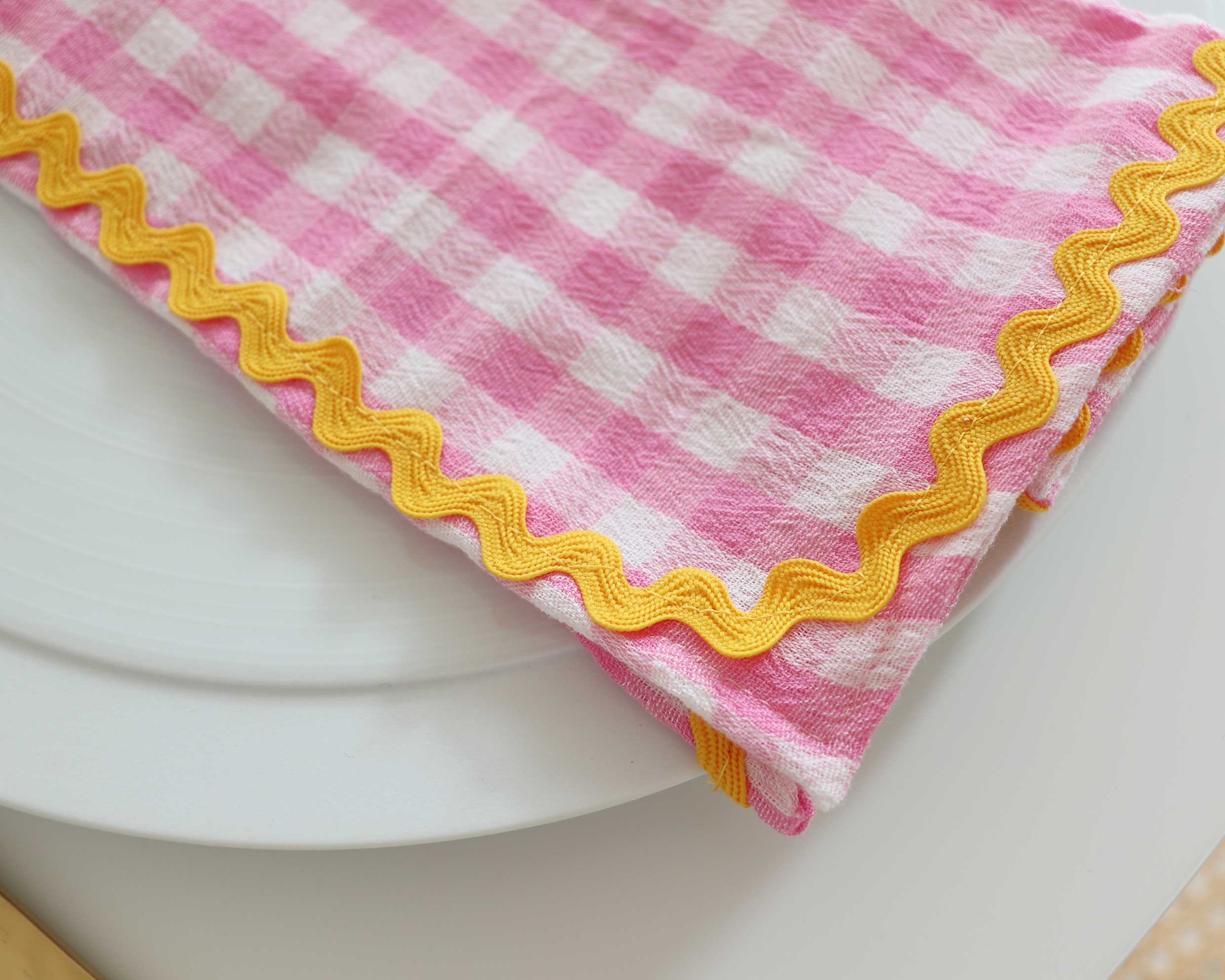 serviettes roses gallons wavy jaune