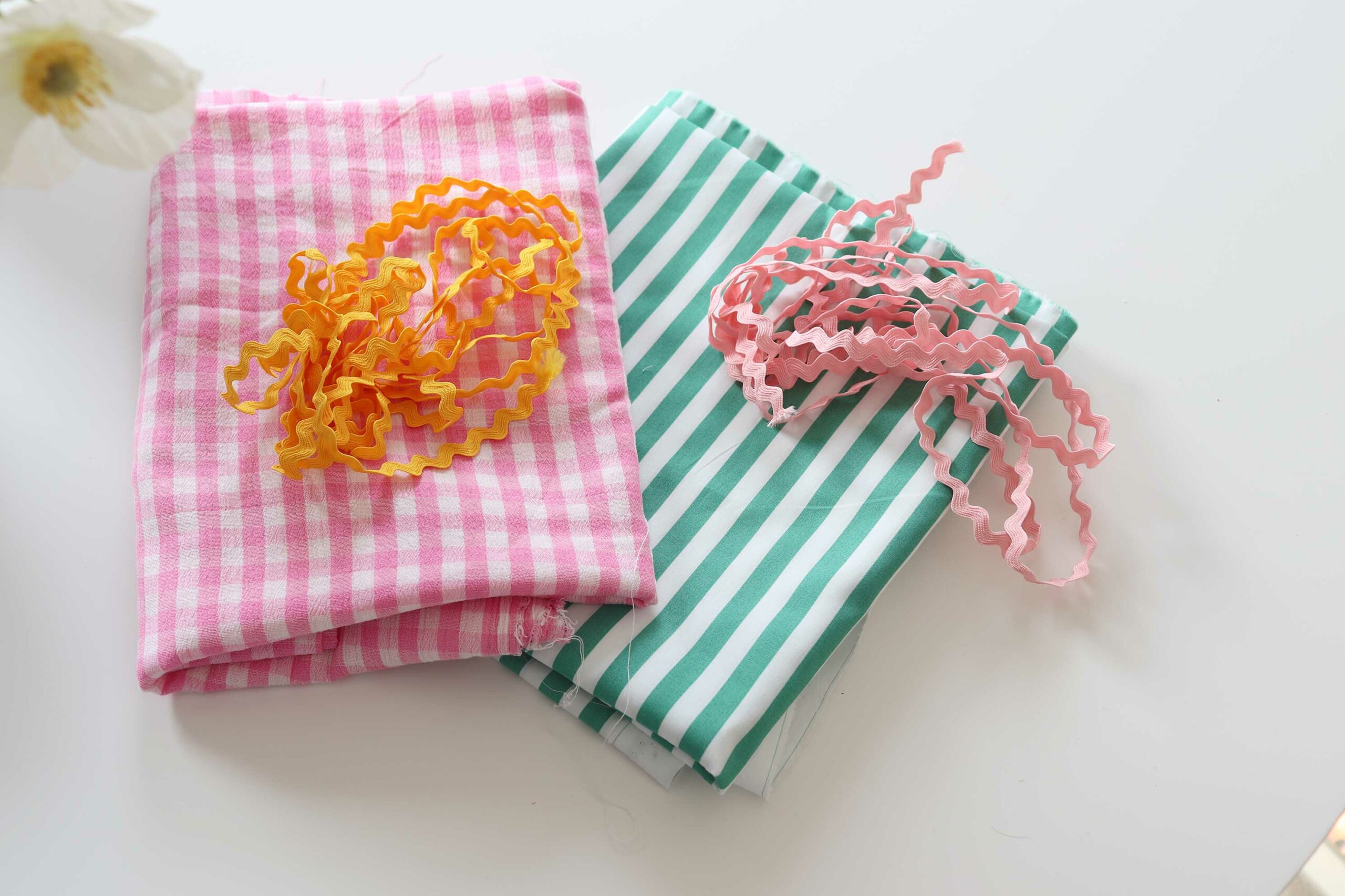 tissu rose et vert plus gallons